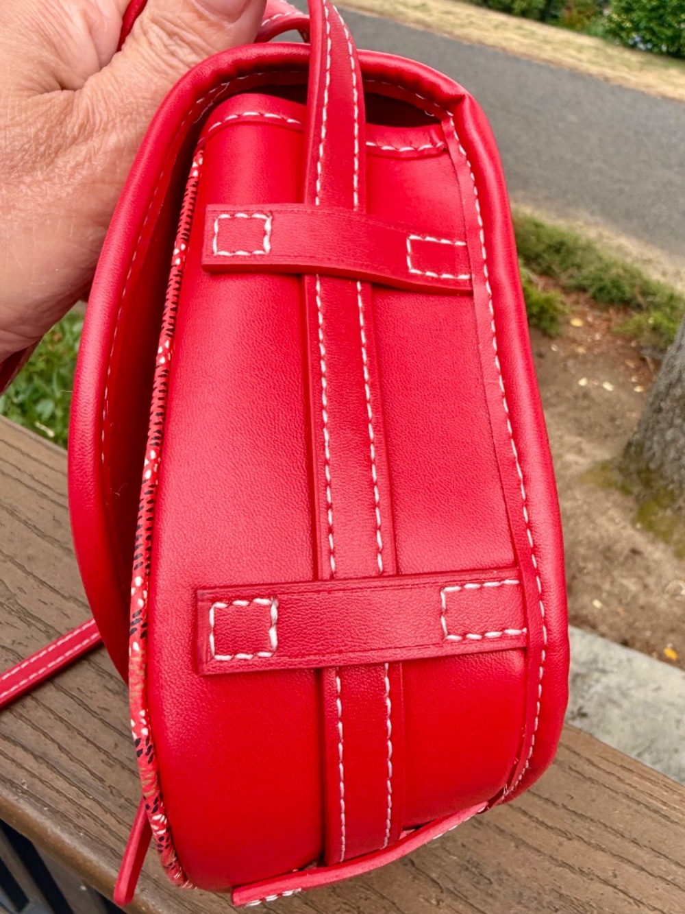 Belvedere PM Messenger Crossbody Bag in red - Read Description - Picture 9 of 13